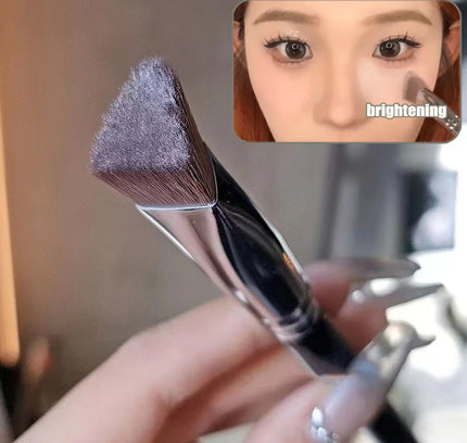 1Pcs Angled Triangle Highlighter Brush Nose Contour Concealer Brush Brighten Under Eye Synthetic Hair Makeup Foundation Brush